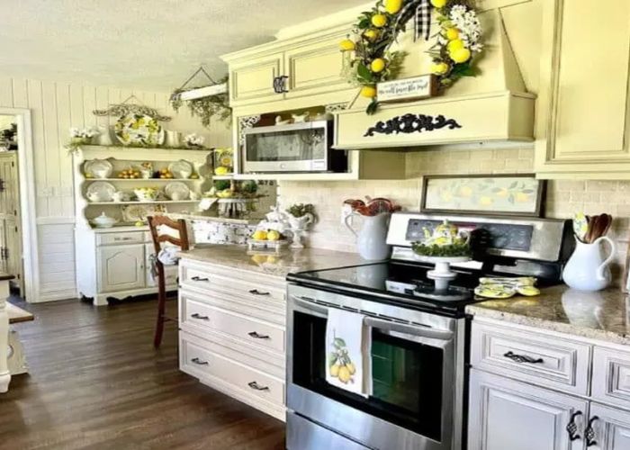 How can lemon-themed decor be incorporated into kitchen styling?